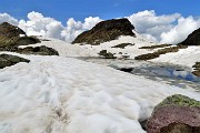 57 Laghetto di Pietra Quadra in disgelo e affondi nella neve molle